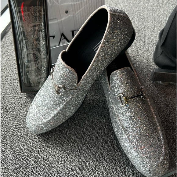 NWT Bravo Silver Glitter Loafers - Picture 1 of 4